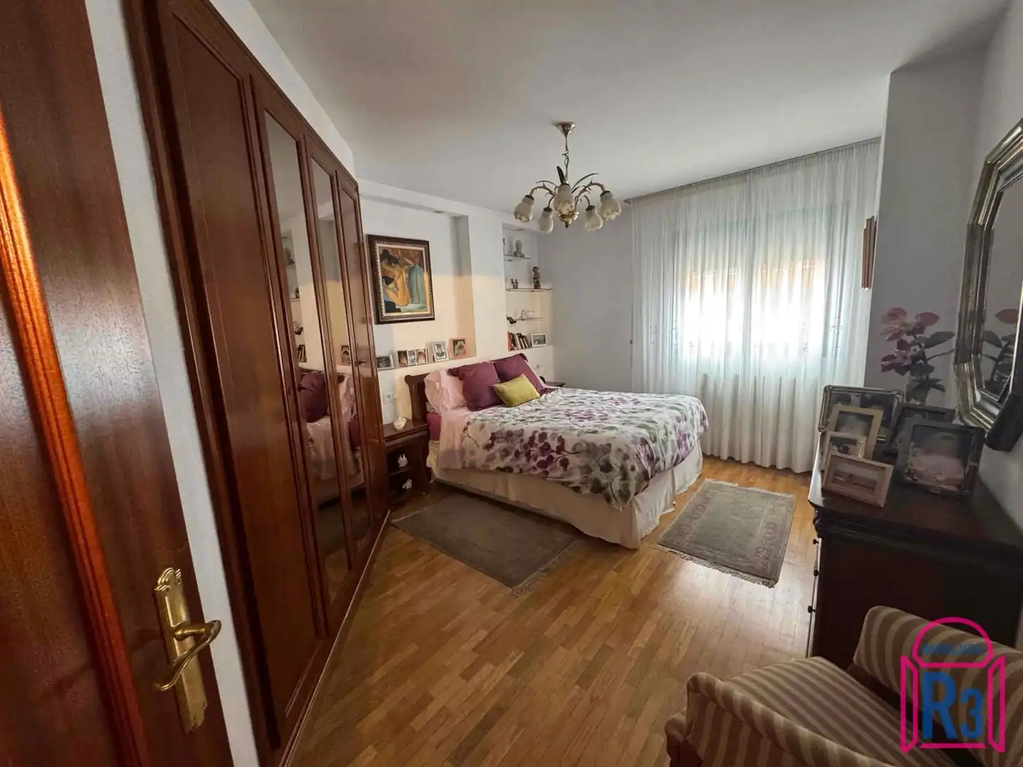 Habitación de Piso en venta en León Capital  con Calefacción, Terraza y Trastero