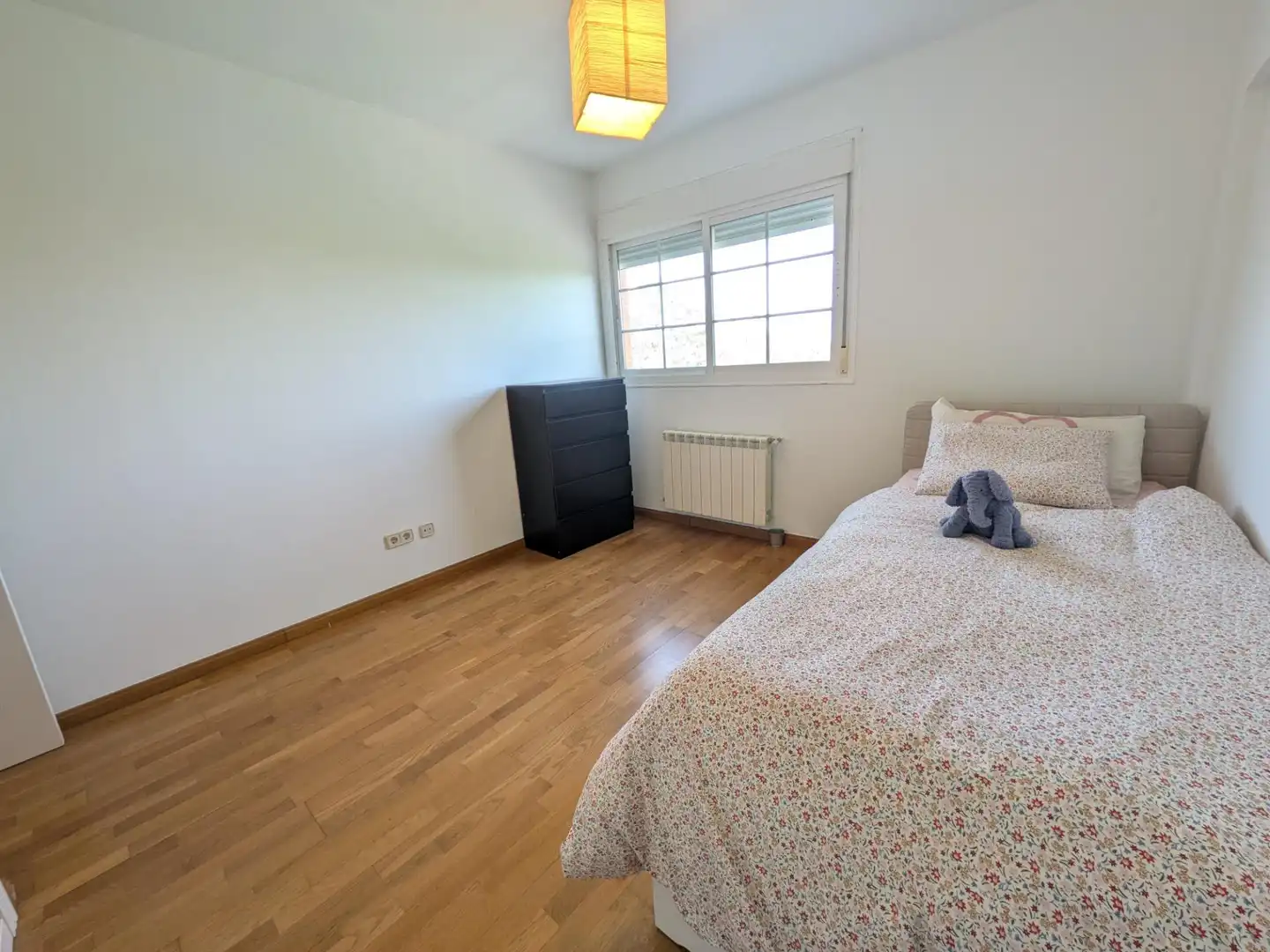 Dormitori de Casa adosada en venda en Villalbilla amb Calefacció, Jardí privat i Terrassa