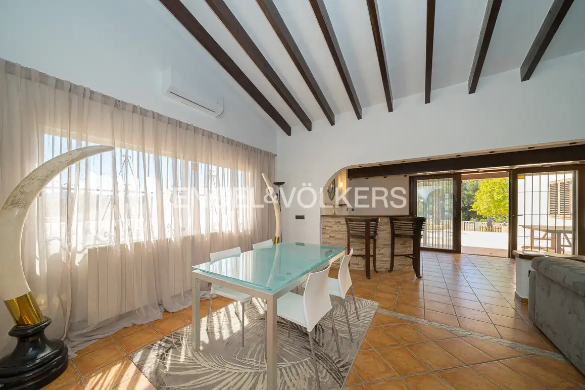 Vista exterior de Casa o chalet en venta en La Nucia con Aire acondicionado, Jardín privado y Piscina