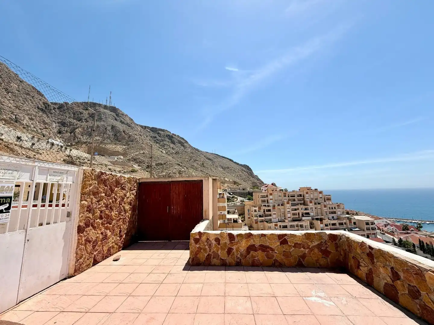 Außenansicht von Wohnung zum Verkauf in Roquetas de Mar mit Klimaanlage, Terrasse und Möbliert