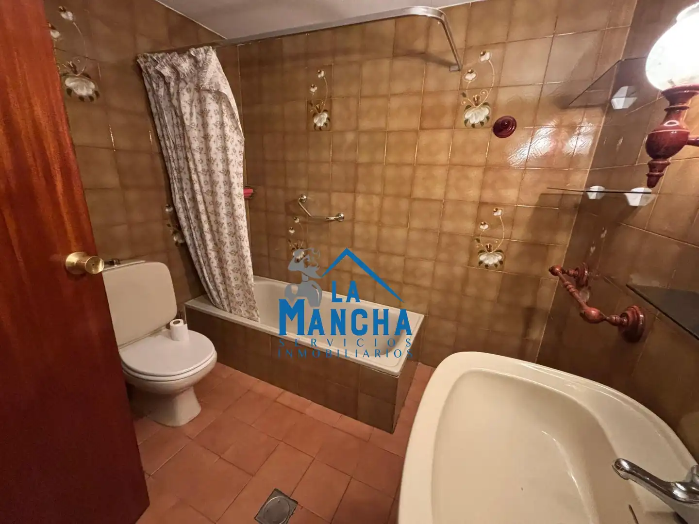 Bathroom of Flat for sale in Albacete  with Air Conditioner, Heating and Private garden