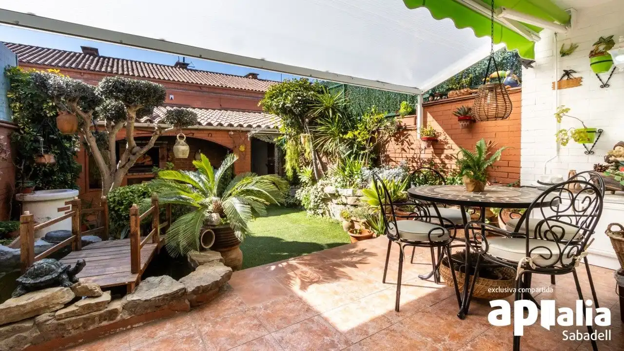 Terrassa de Casa o xalet en venda en Terrassa amb Aire condicionat, Calefacció i Jardí privat