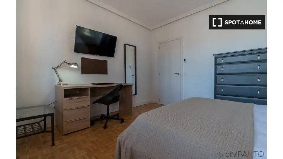 Habitación en Almenara -Ventilla