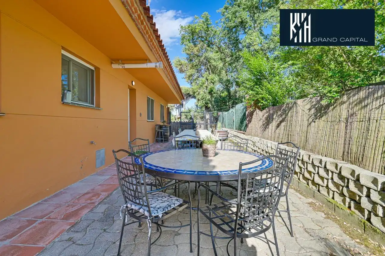Casa con piscina in vendita a Carrer Carrer Montserrat, imagen 10