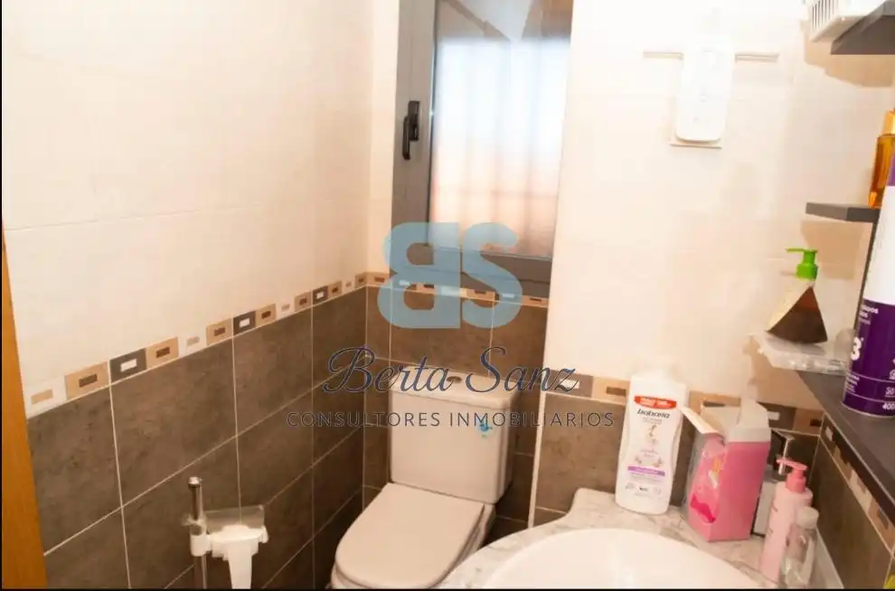Baño de Casa adosada en venta en Pioz con Aire acondicionado, Calefacción y Jardín privado