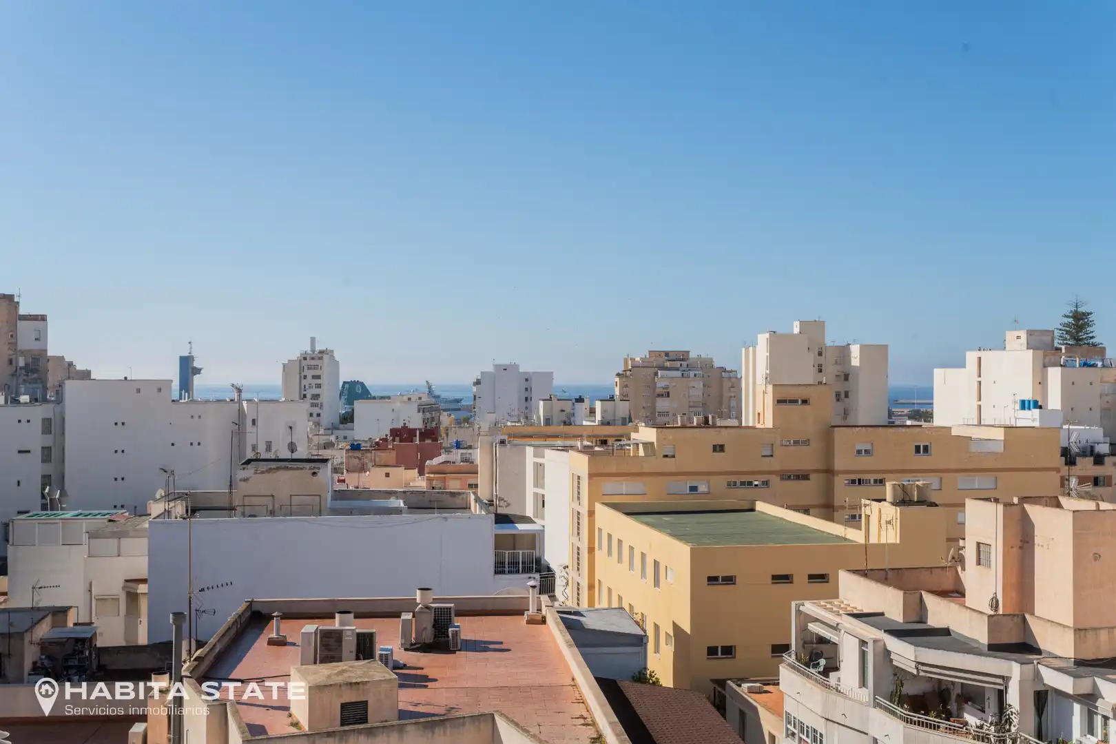Exterior view of Flat for sale in Almería  with Air Conditioner, Heating and Oven