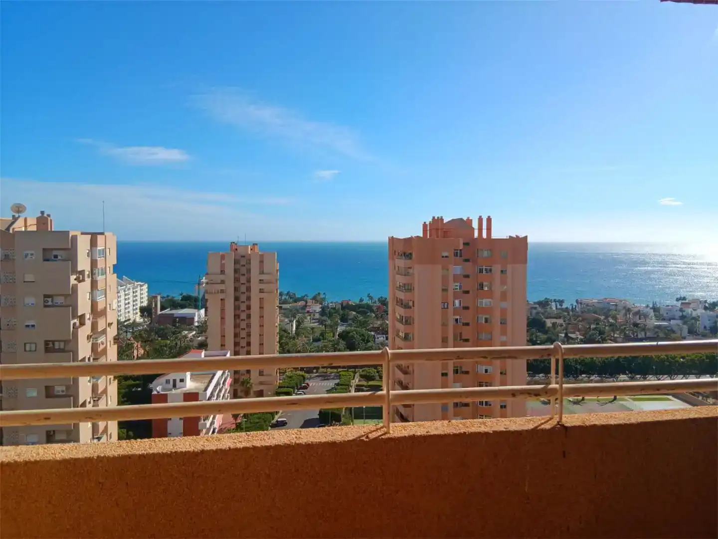 Vista exterior de Piso en venta en Roquetas de Mar con Piscina y Amueblado