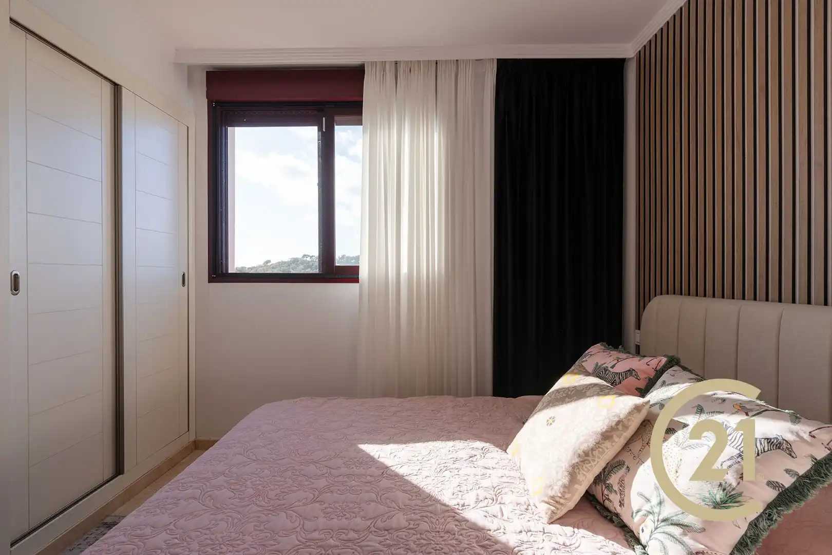 Habitación de Casa adosada en venta en Ojén con Aire acondicionado, Calefacción y Jardín privado