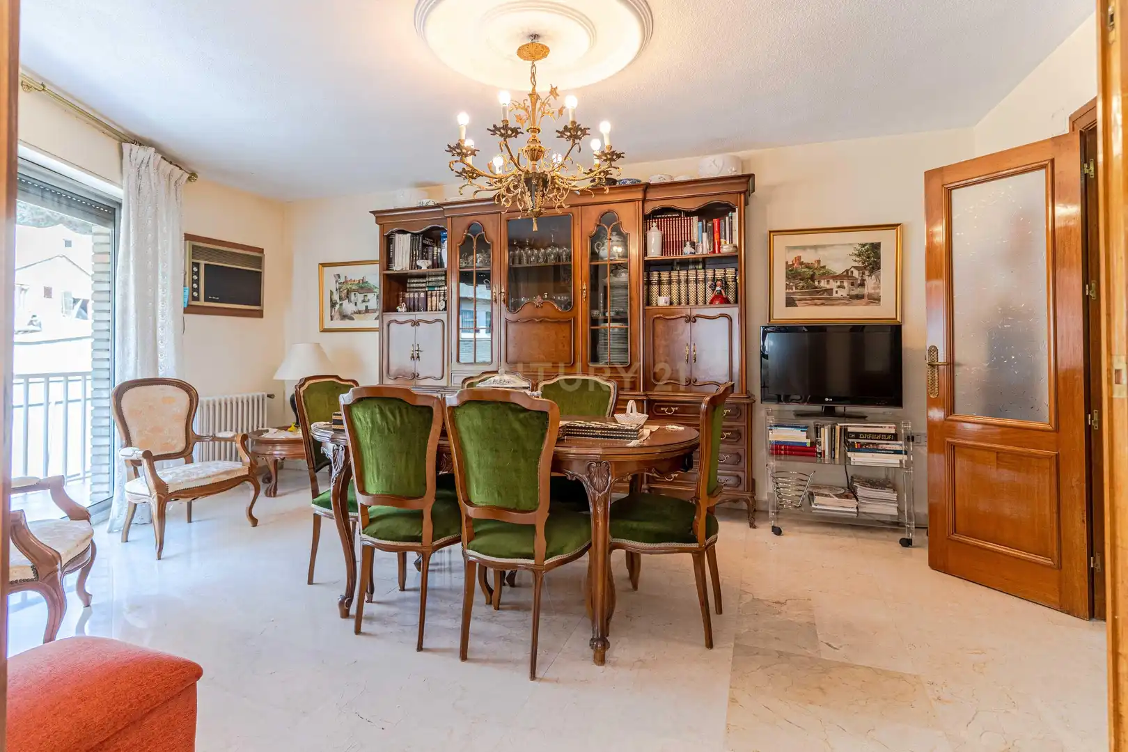 Comedor de Piso en venta en Granada con Trastero y Balcón