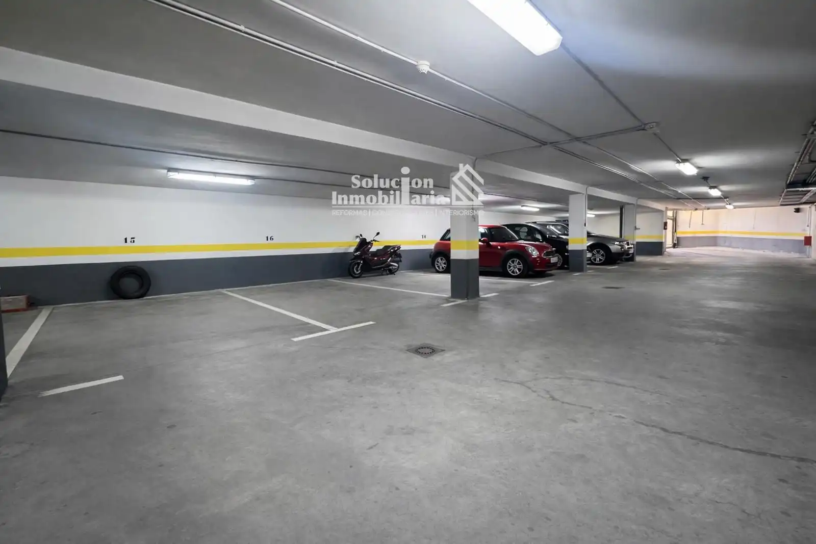 Aparcament de Dúplex en venda en Salamanca amb Calefacció, Terrassa i Piscina
