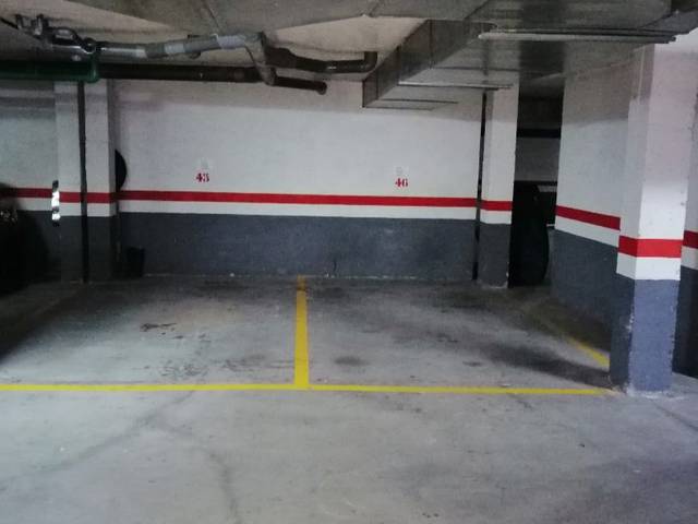 Garaje en Alquiler en Calle Jacinto Benavente, 27 en Villanueva de la Cañada ciudad