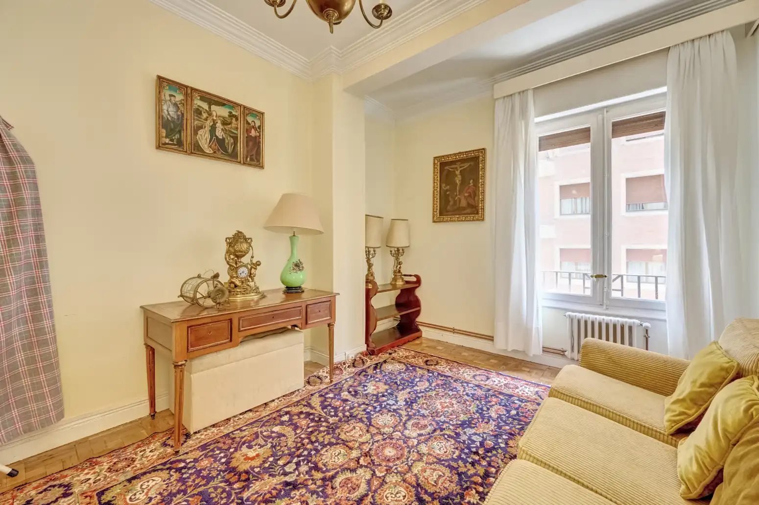 Sala d'estar de Pis en venda en  Pamplona / Iruña amb Calefacció, Parquet i Traster