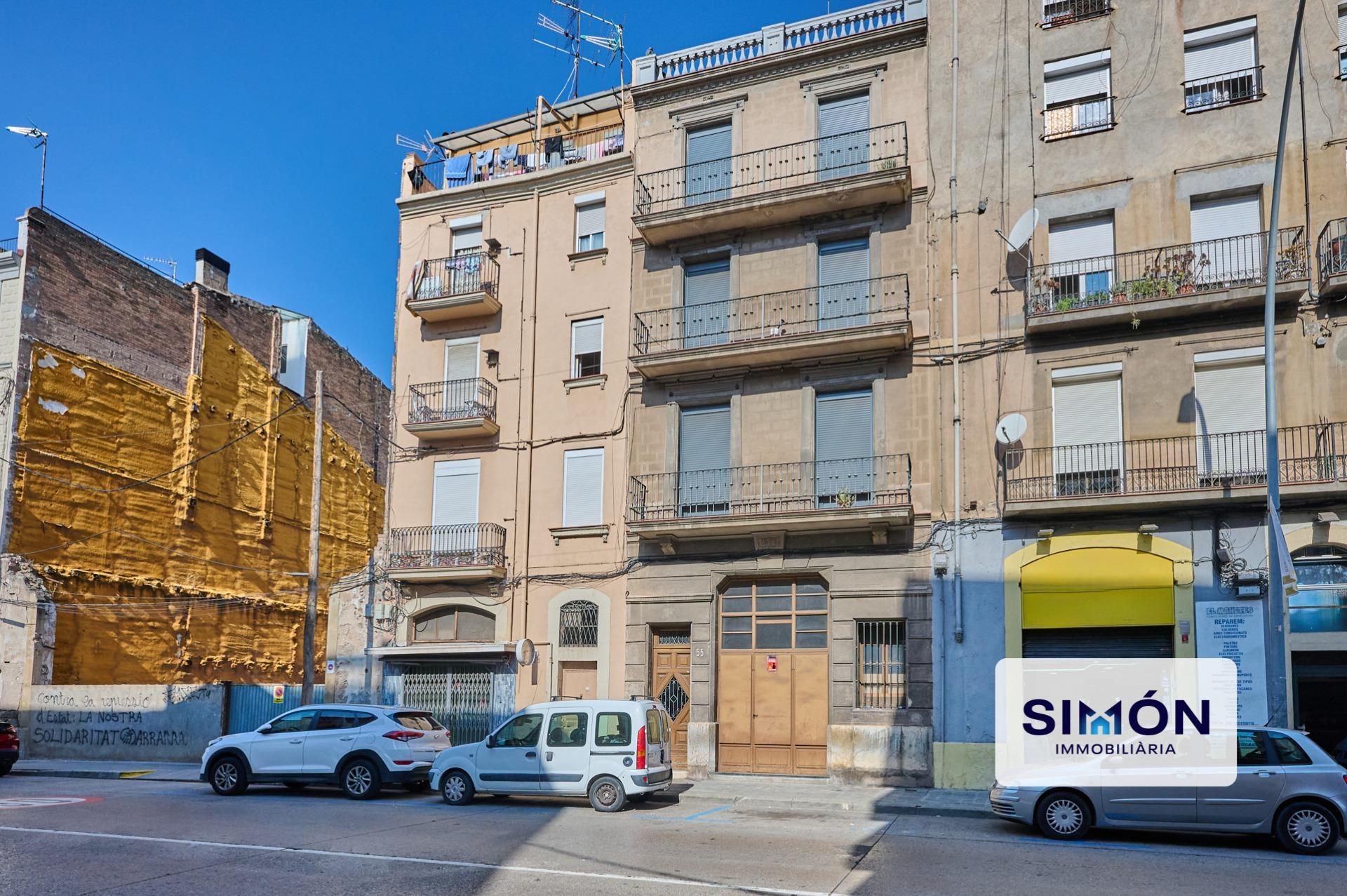 Exterior view of Building for sale in Manresa