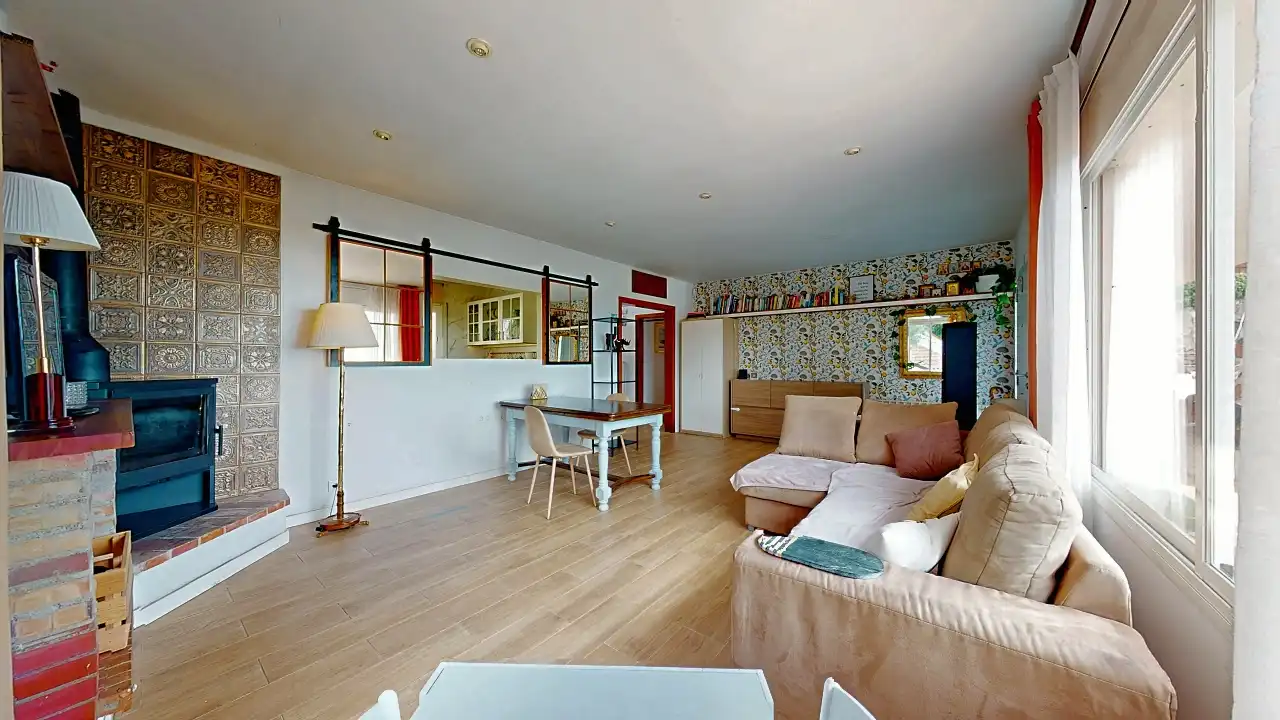 Sala d'estar de Casa o xalet en venda en Arenys de Munt amb Calefacció, Jardí privat i Terrassa