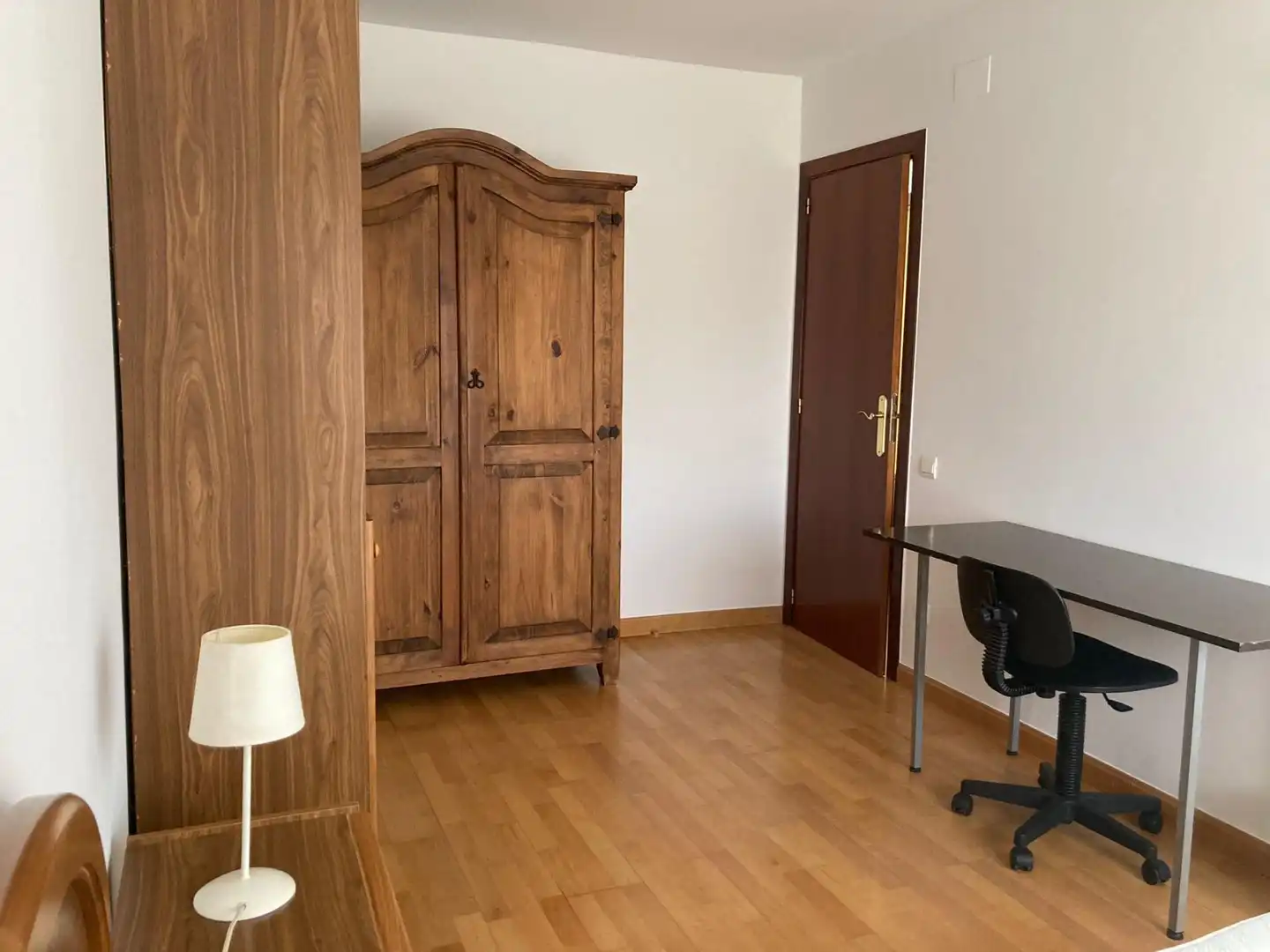 Habitación de Piso de alquiler en Mollet del Vallès con Calefacción, Parquet y Amueblado