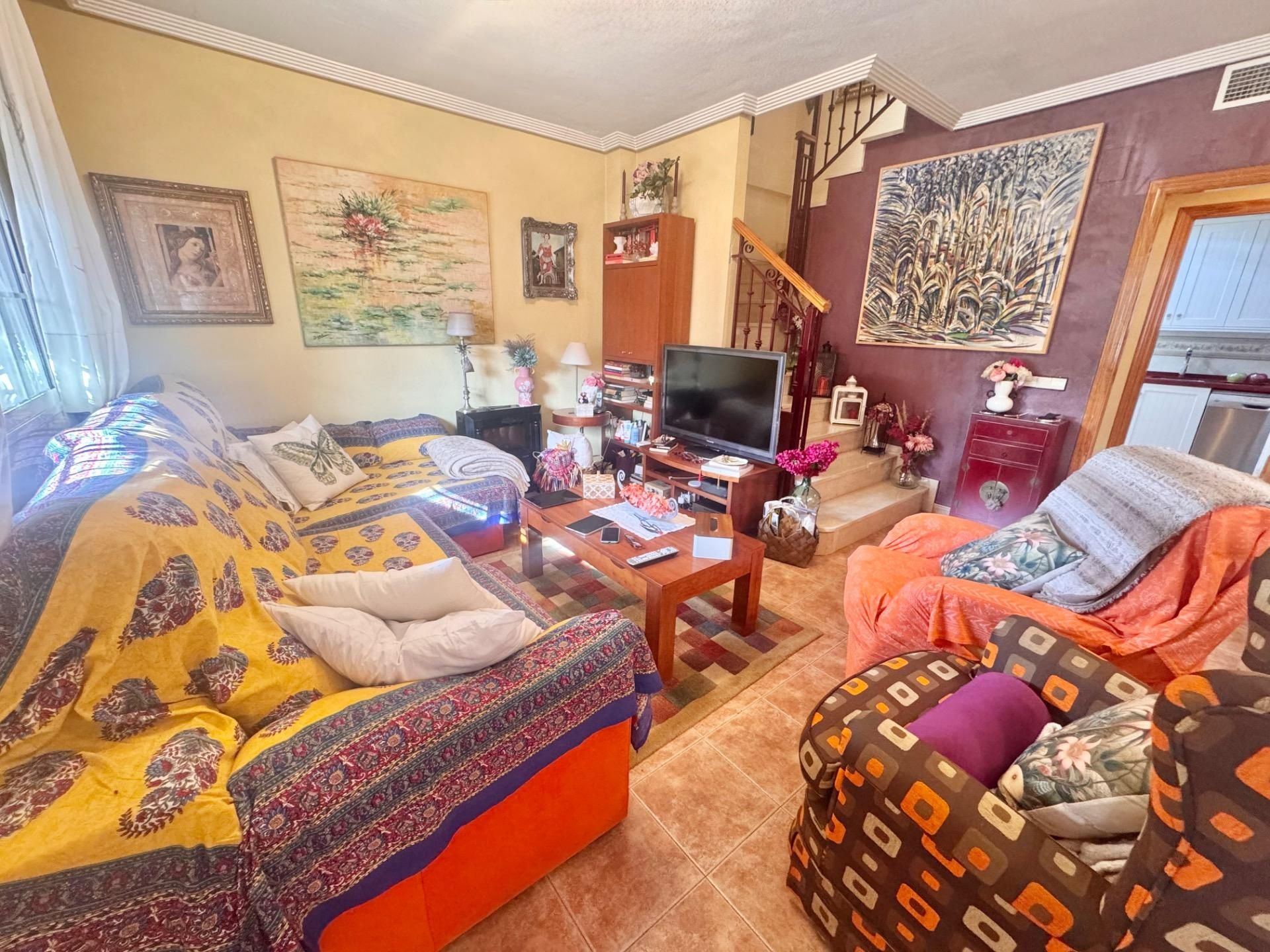 Sala d'estar de Casa o xalet en venda en Orihuela amb Aire condicionat, Terrassa i Traster