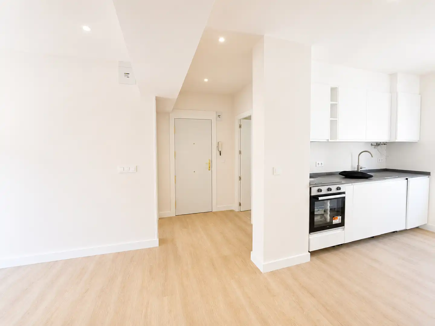 Flat for sale in  Logroño  with Heating, Oven and Washing machine