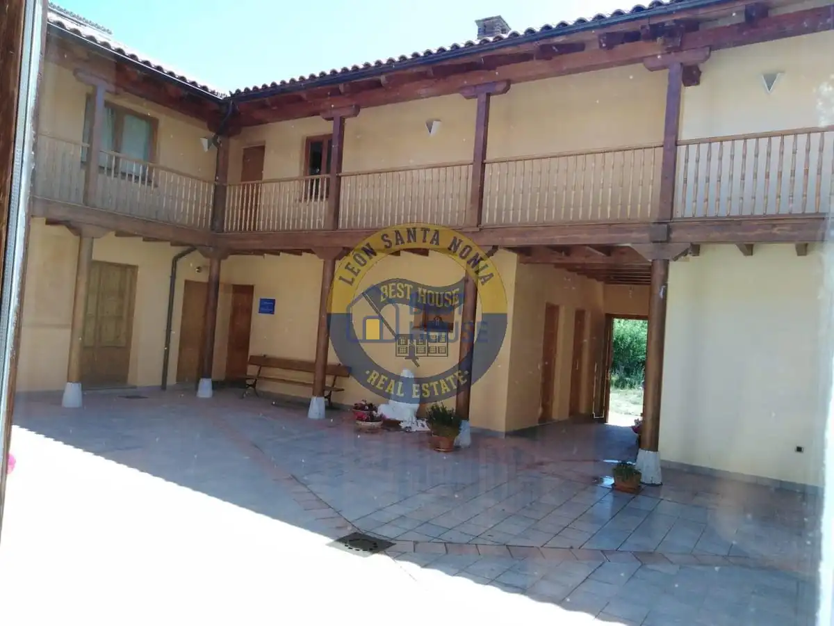 Casa o chalet en venta en Villaquilambre con Calefacción, Jardín privado y Parquet
