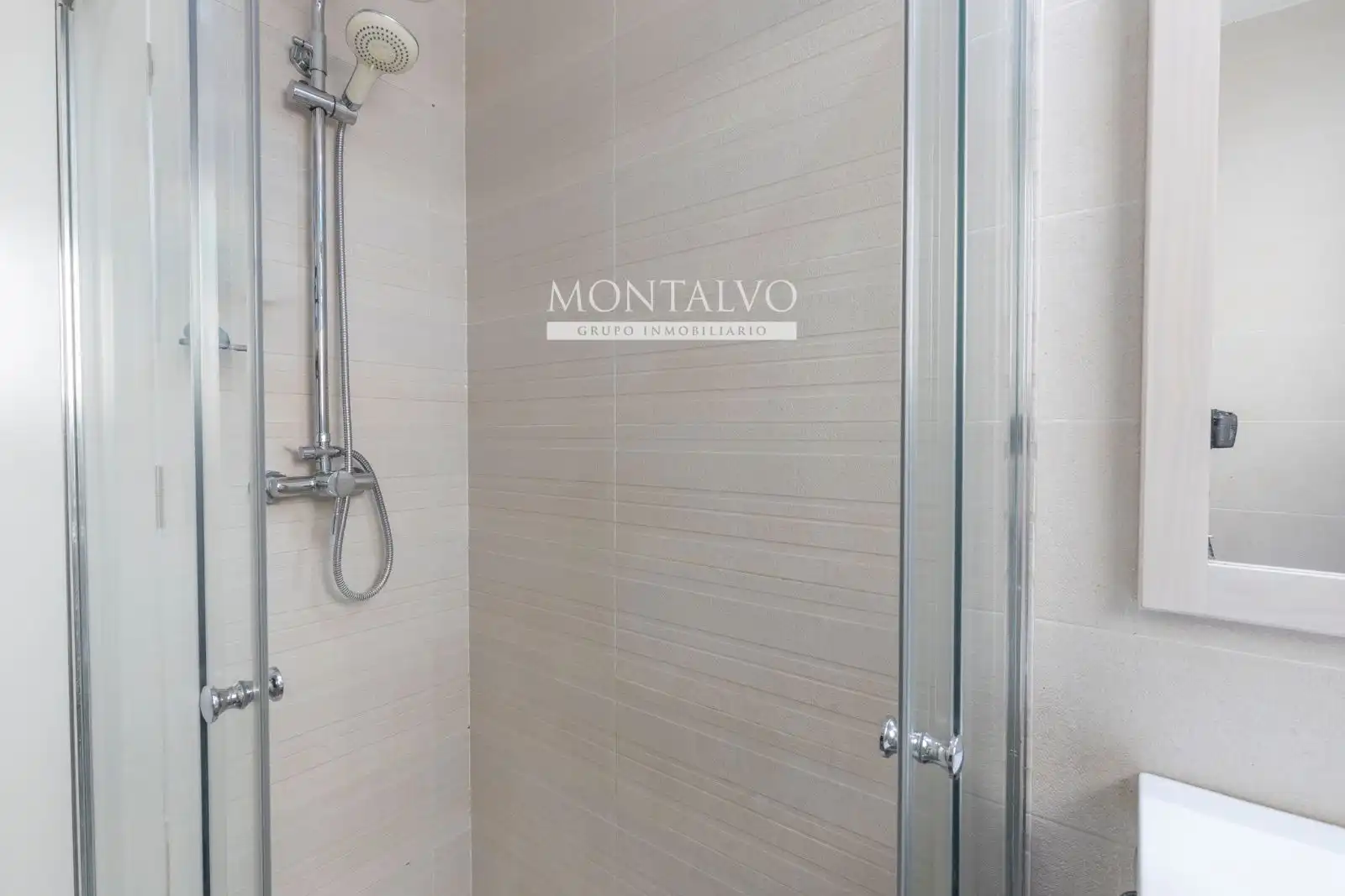 Badezimmer von Wohnung zum Verkauf in Atarfe mit Klimaanlage, Terrasse und Abstellraum