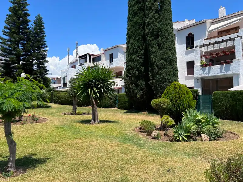 Pis en venda a Calle de Ojen, 3, Paraiso - Barronal