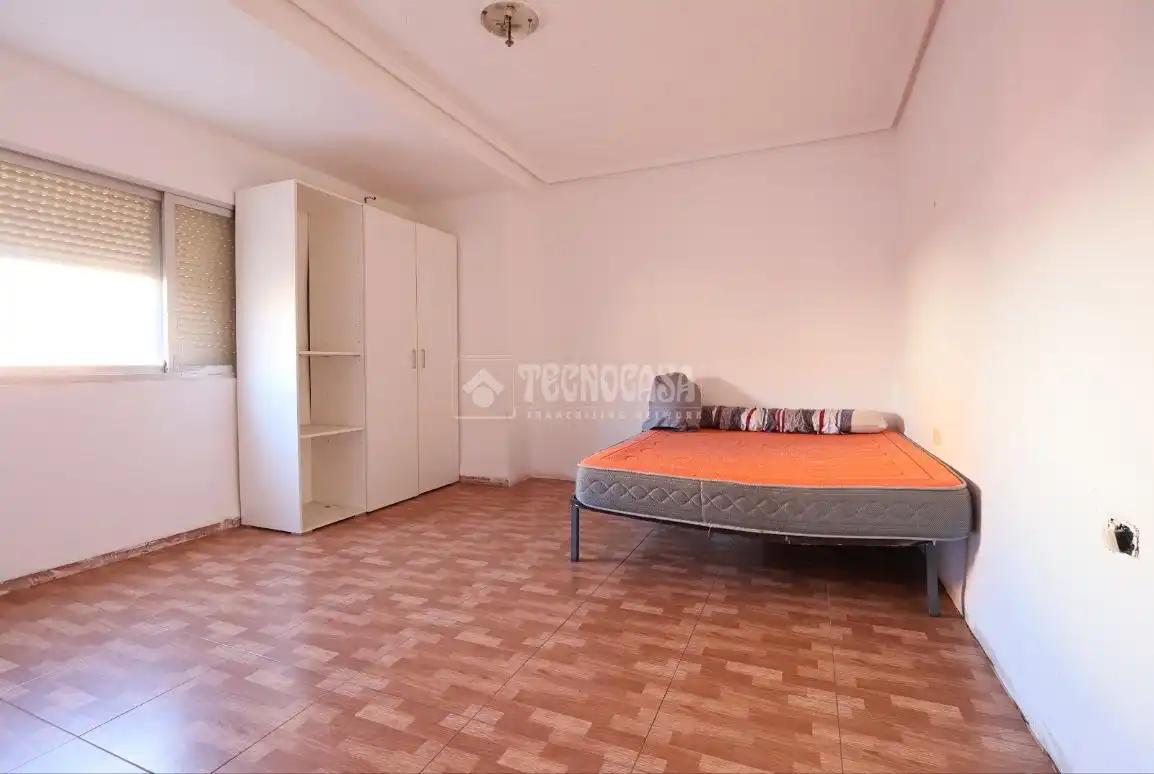 Habitación de Piso en venta en Sagunto / Sagunt con Balcón y Piscina comunitaria