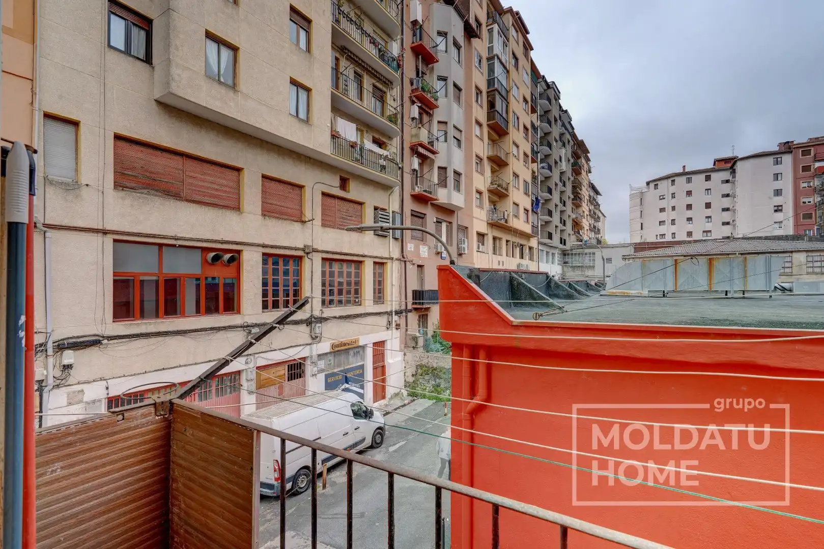 Vista exterior de Pis en venda en Irun  amb Calefacció i Moblat