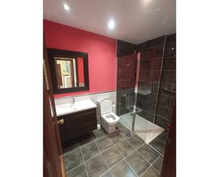 Bathroom of Flat for sale in Santiago de Compostela 