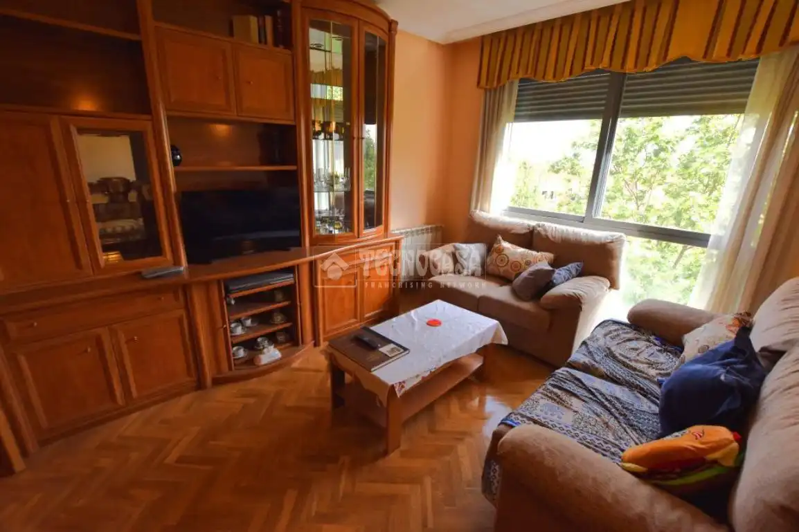 Living room of Flat for sale in Getafe  with Air Conditioner, Heating and Parquet flooring