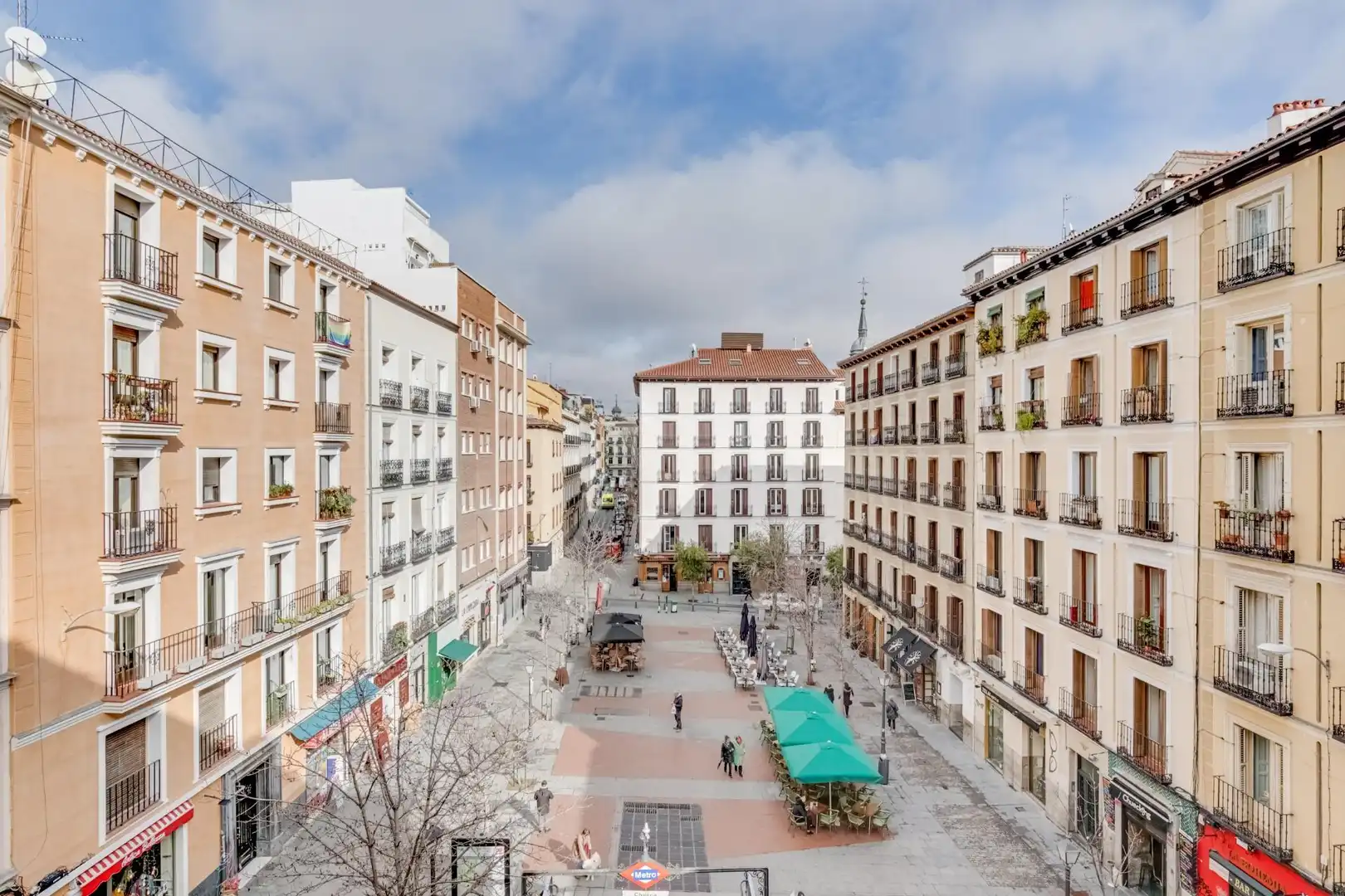 Vista exterior de Apartament de lloguer en Madrid amb Calefacció, Parquet i Balcó