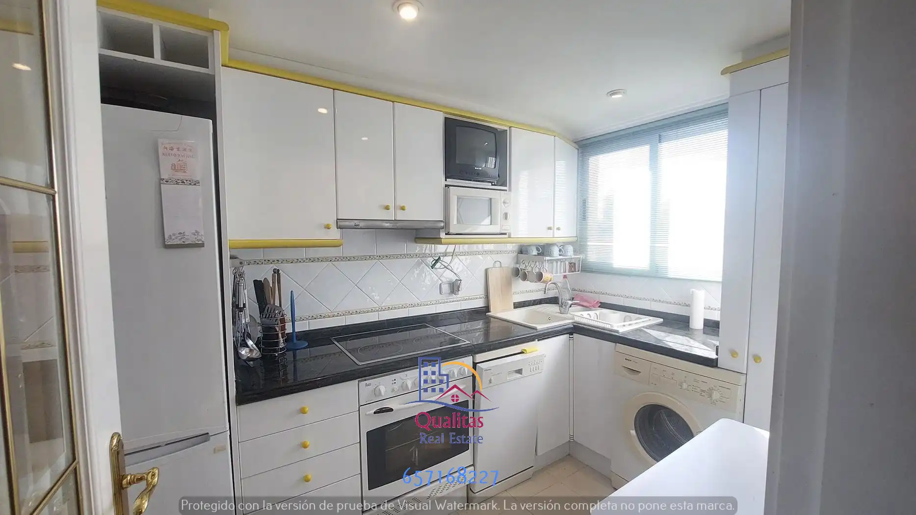 Cocina de Apartamento de alquiler en Oliva con Aire acondicionado, Calefacción y Jardín privado