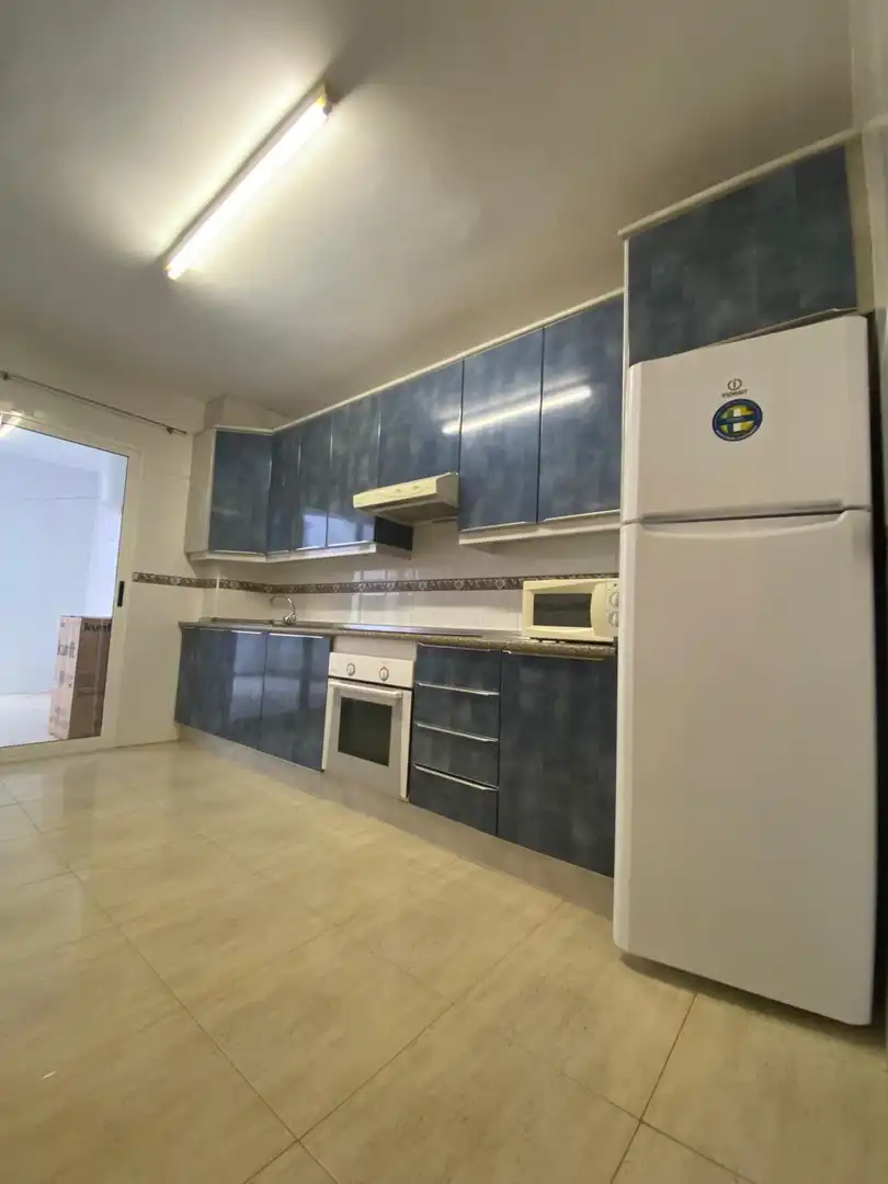 Piso de alquiler en Calle CAMPOAMOR, 99, Los Cuarteros