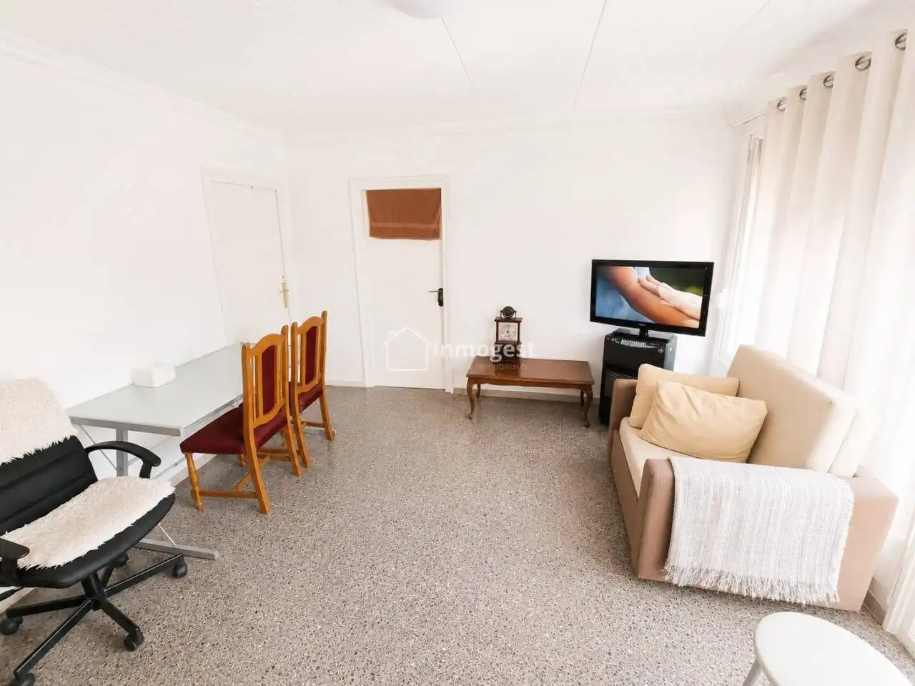 Sala de estar de Piso en venta en Girona con Calefacción, Amueblado y Balcón