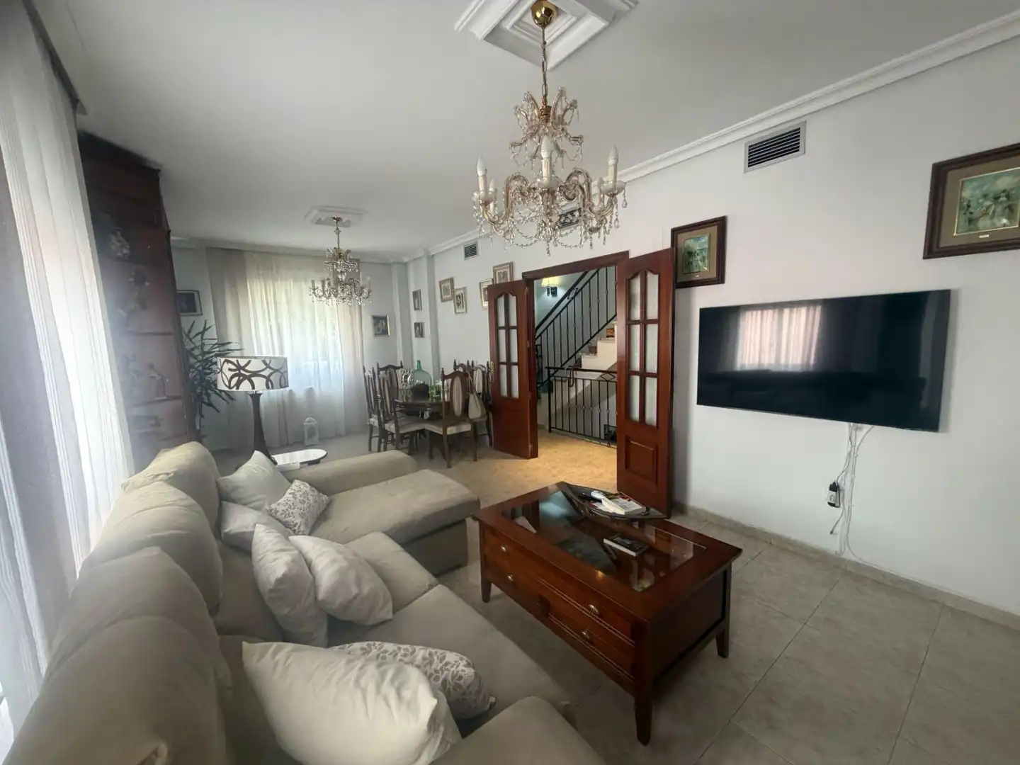Sala de estar de Casa adosada en venta en Cáceres con Terraza, Trastero y Amueblado