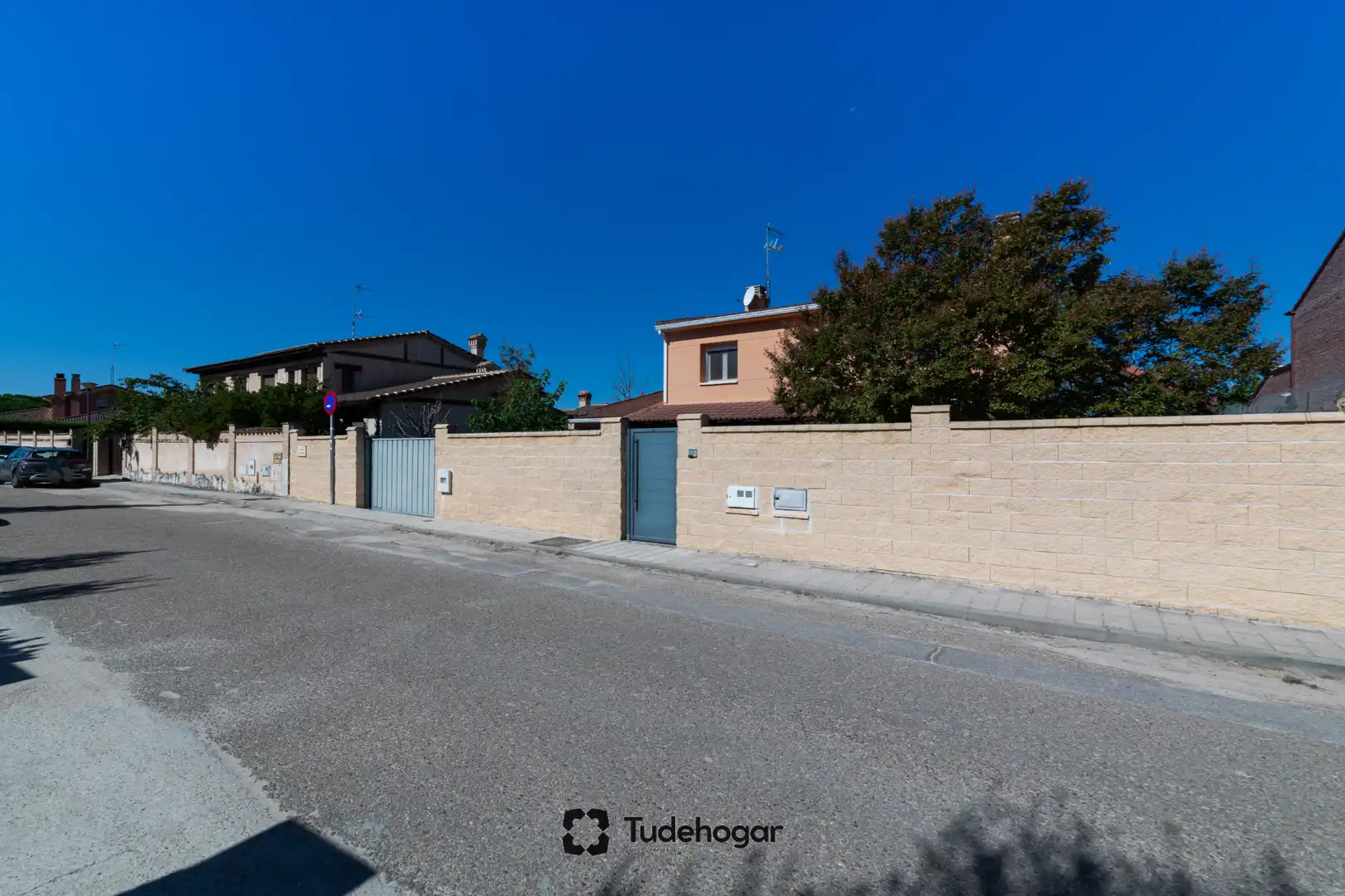 Vista exterior de Casa o chalet en venta en Tudela de Duero con Calefacción, Jardín privado y Amueblado