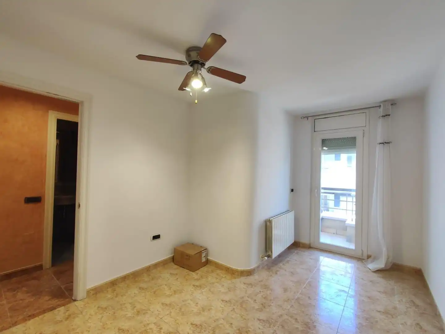 Habitación de Dúplex de alquiler en Manresa con Calefacción, Terraza y Trastero