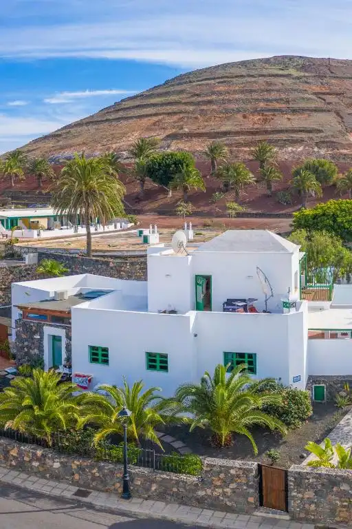 Vista exterior de Casa o chalet en venta en Yaiza con Aire acondicionado, Jardín privado y Terraza