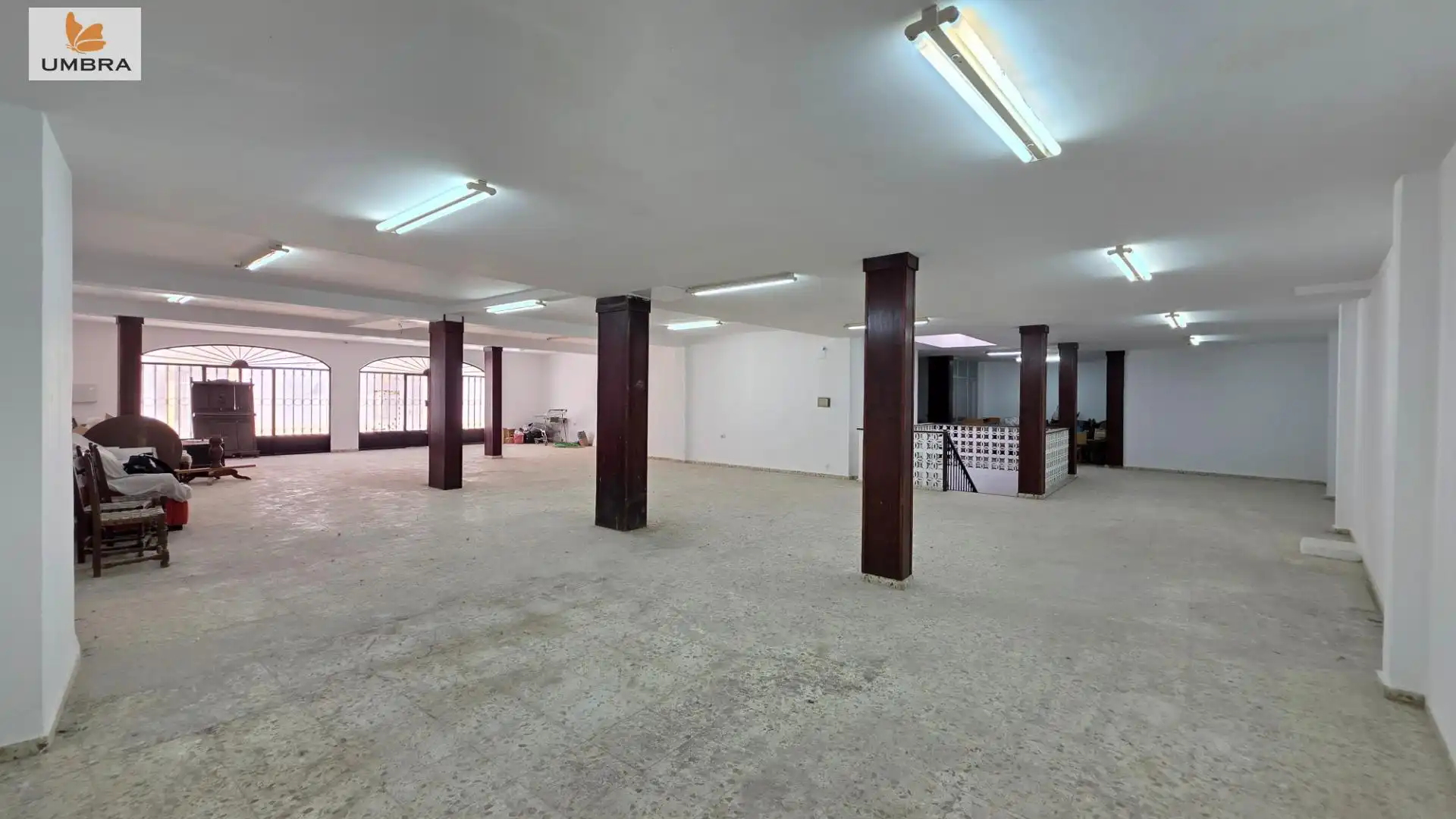 Gewerbefläche zum Verkauf in Calle de Rodrigo León 7, imagen 2