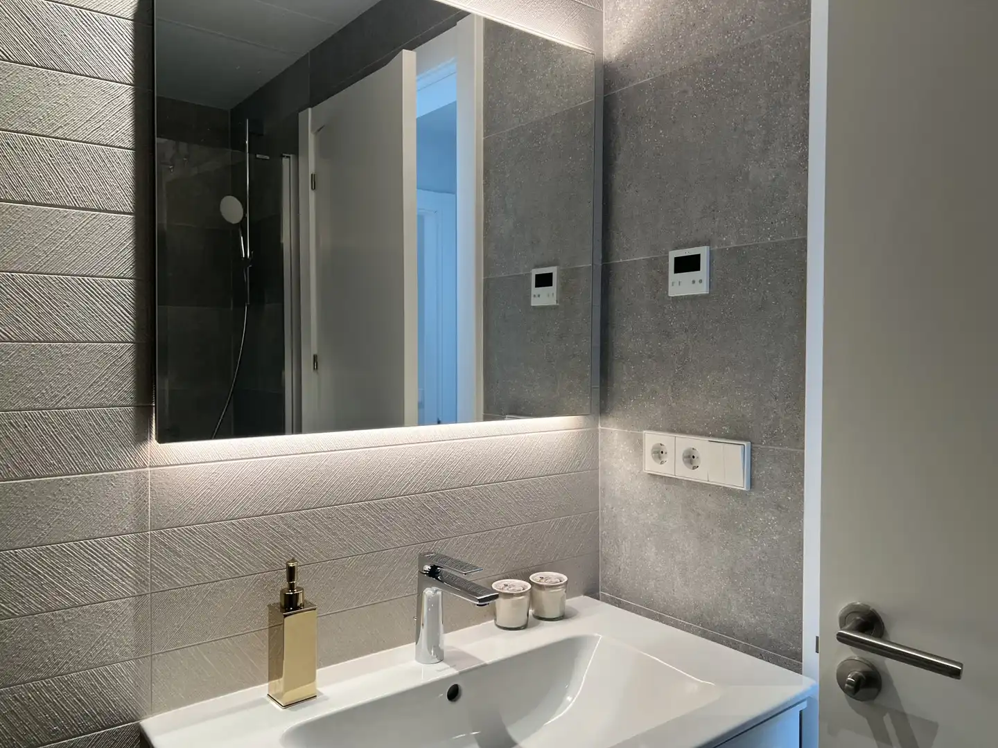 Badezimmer von Wohnung zur Miete in Salou mit Klimaanlage, Heizung und Terrasse