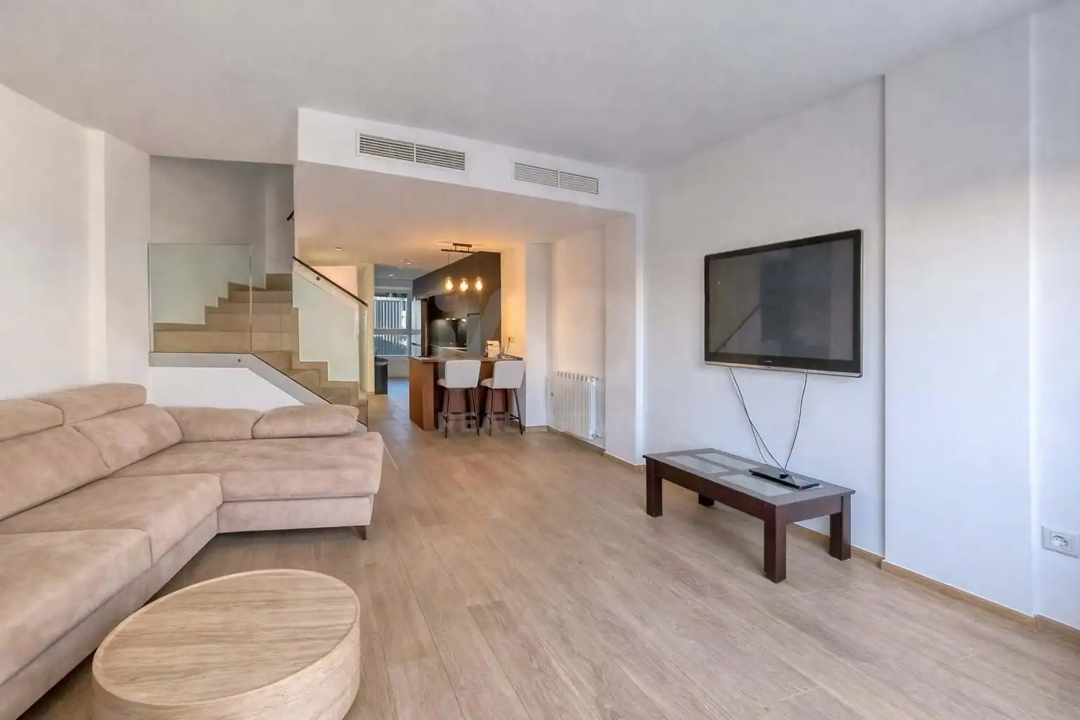 Sala de estar de Casa adosada en venta en Mutxamel con Aire acondicionado, Calefacción y Terraza