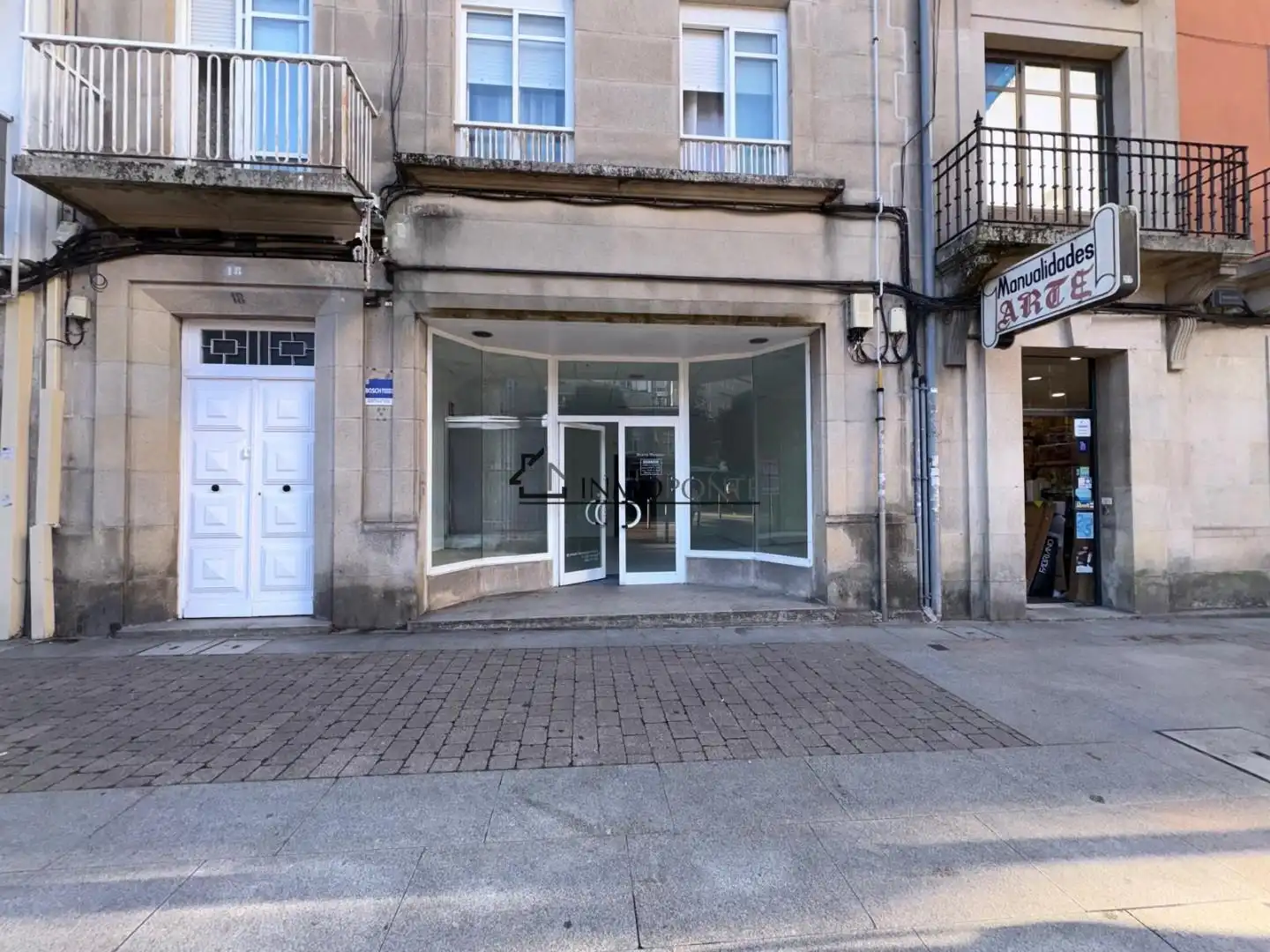 Local comercial de lloguer a Zona de Plaza de Barcelos