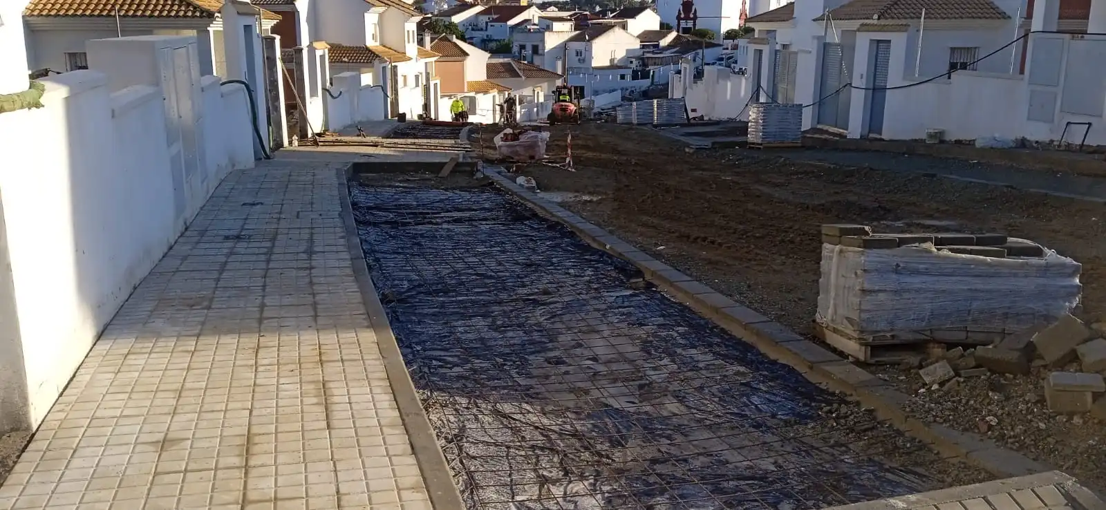 Vista exterior de Casa o xalet en venda en El Ronquillo amb Terrassa, Moblat i Balcó