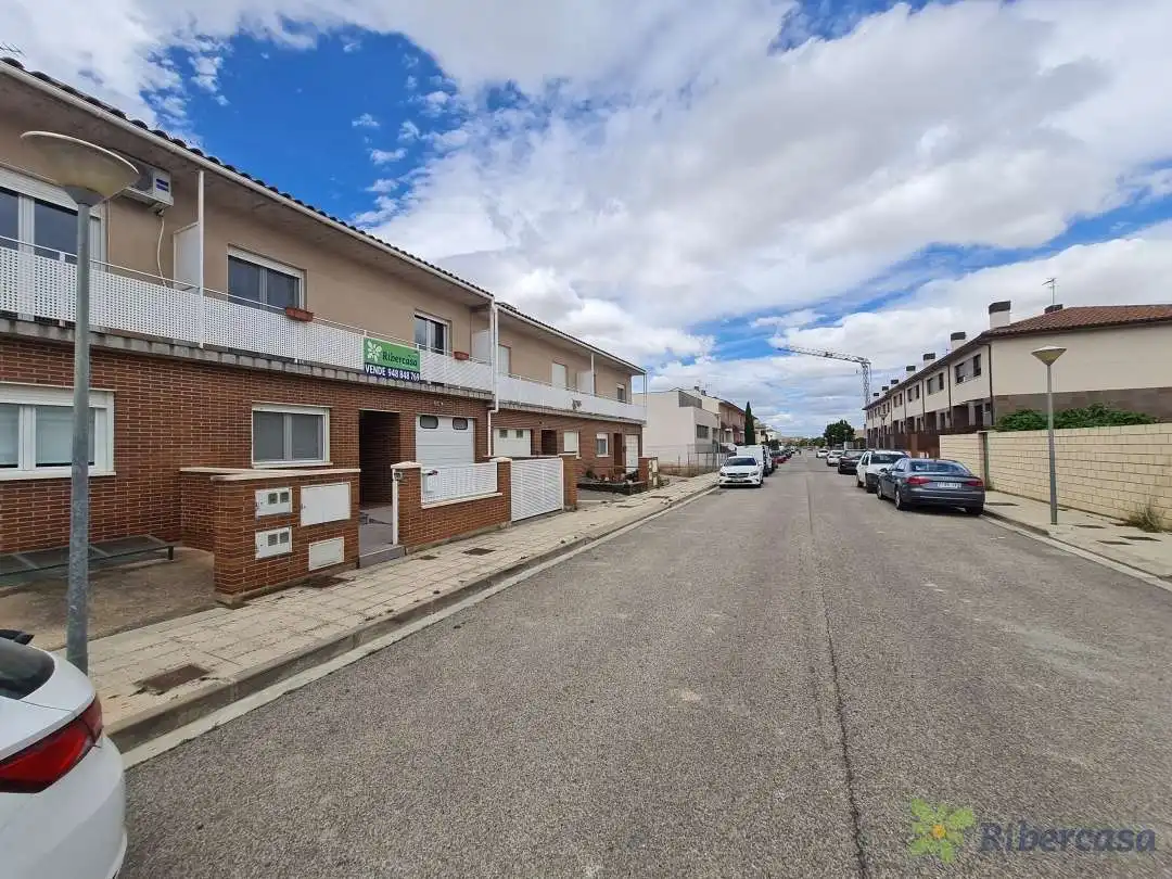 Vista exterior de Casa o chalet en venta en Cintruénigo con Aire acondicionado, Calefacción y Jardín privado
