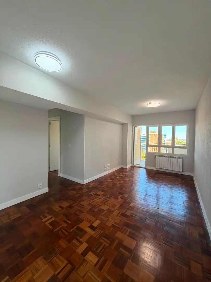 Sala de estar de Piso de alquiler en Madrid con Calefacción, Parquet y Terraza