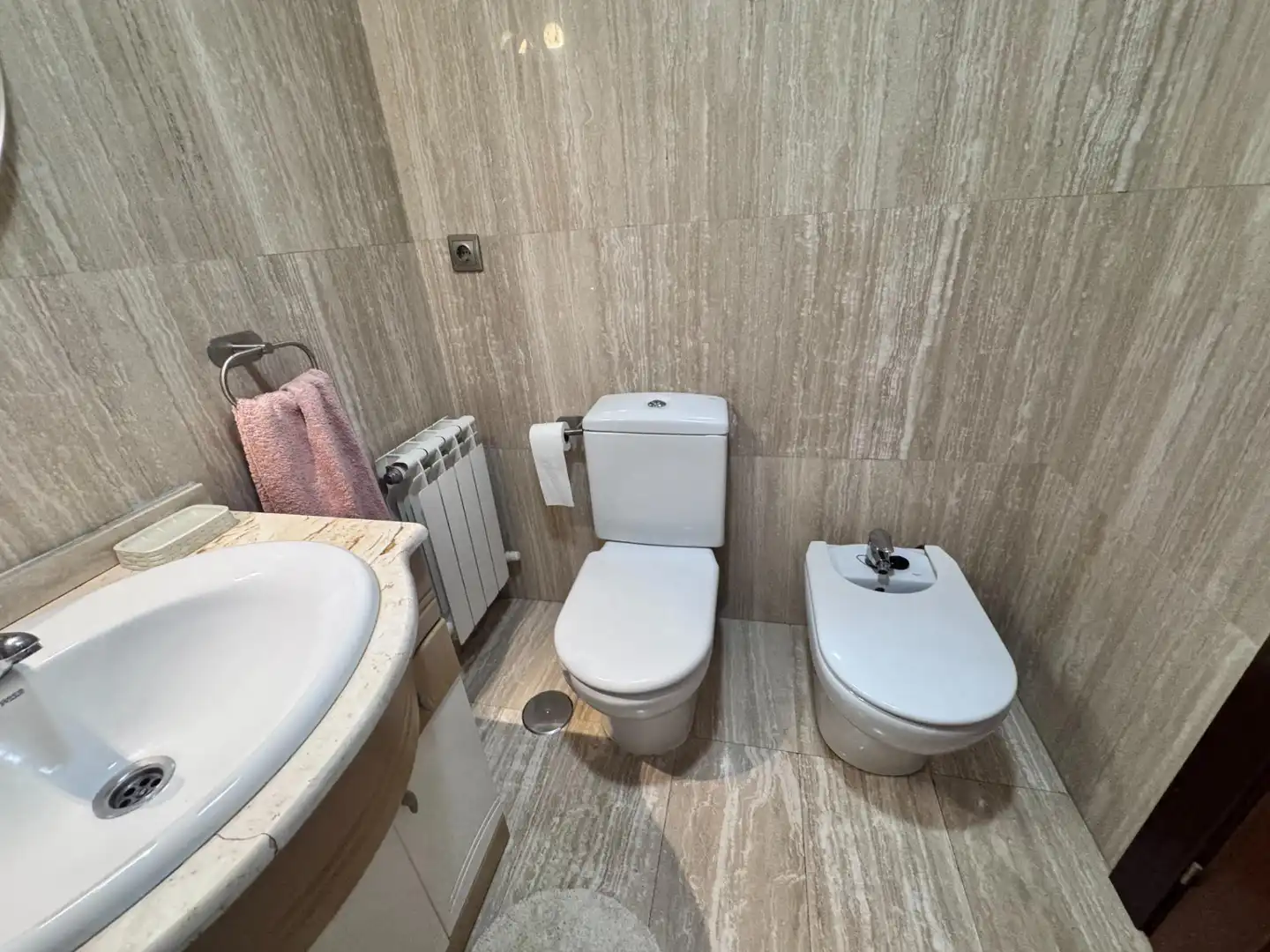 Bathroom of Study for sale in Oviedo   with Heating, Storage room and Balcony