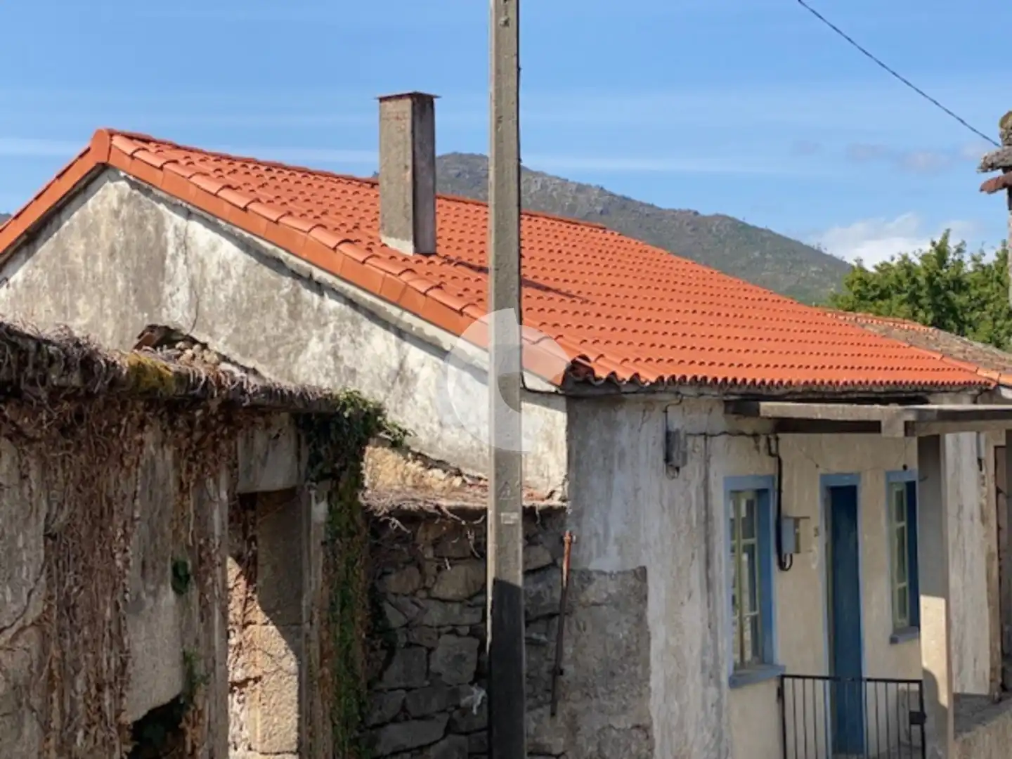 Adossat en venda a Lobios