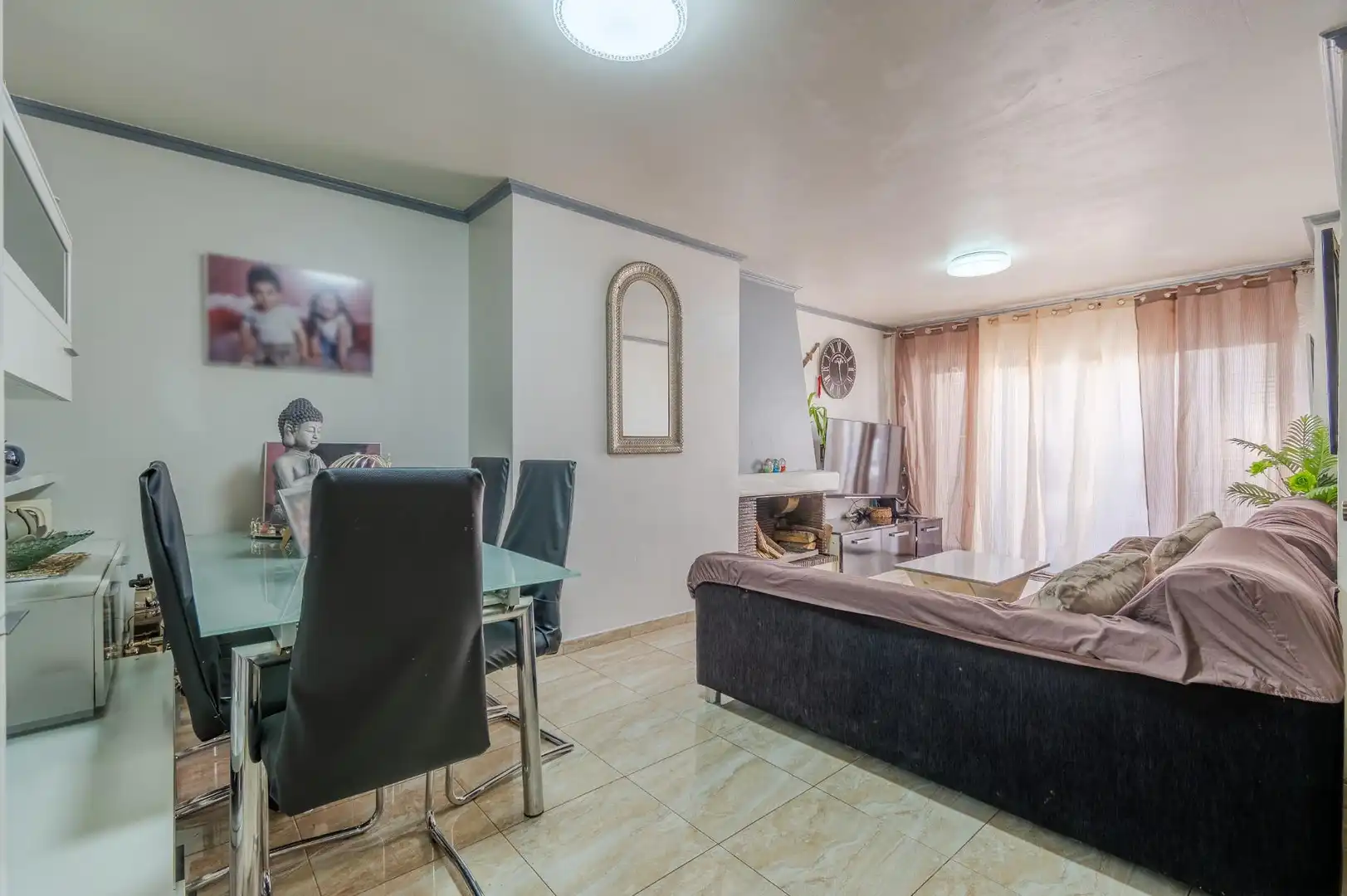 Sala d'estar de Àtic en venda en Salt amb Calefacció, Terrassa i Moblat