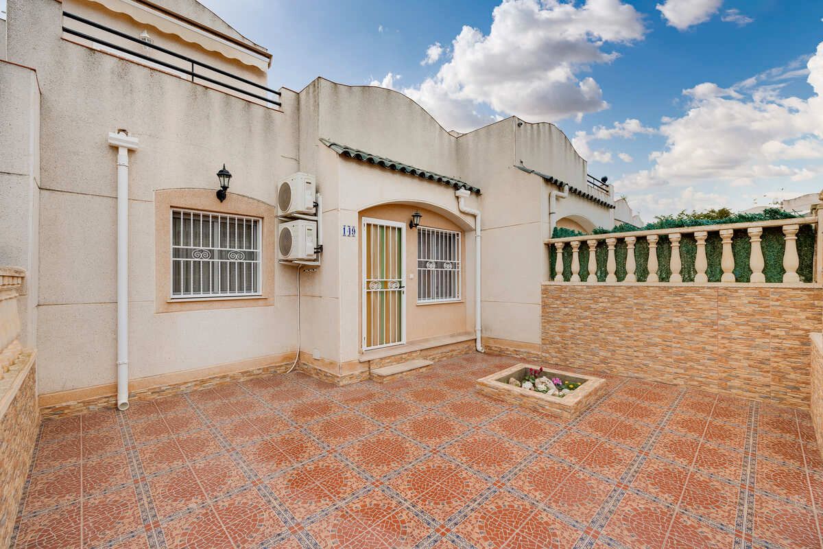 Garden of Single-family semi-detached for sale in Torrevieja  with Air Conditioner, Terrace and Storage room