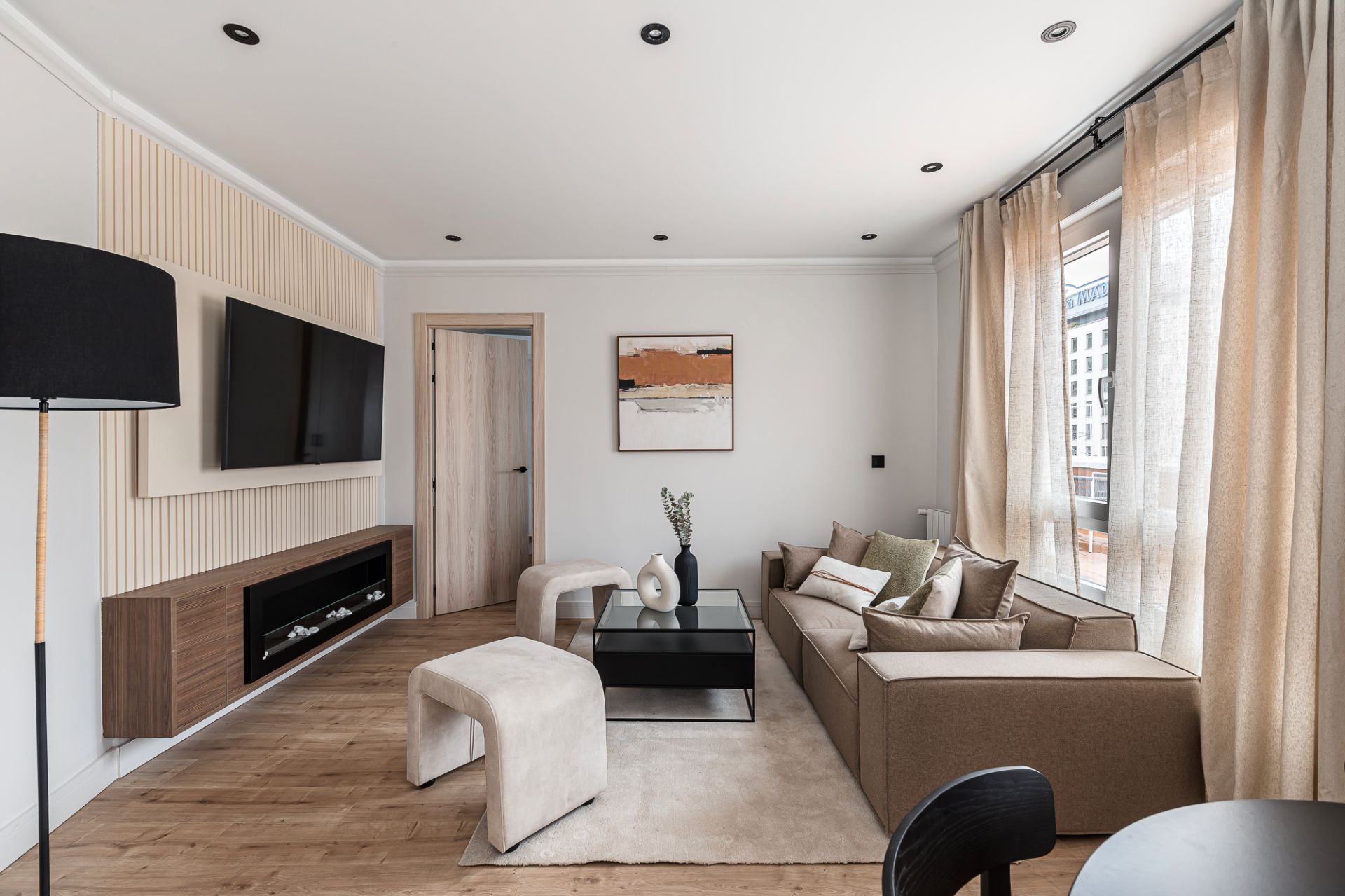 Living room of Flat for sale in  Madrid Capital