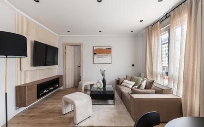 Sala d'estar de Pis en venda en  Madrid Capital