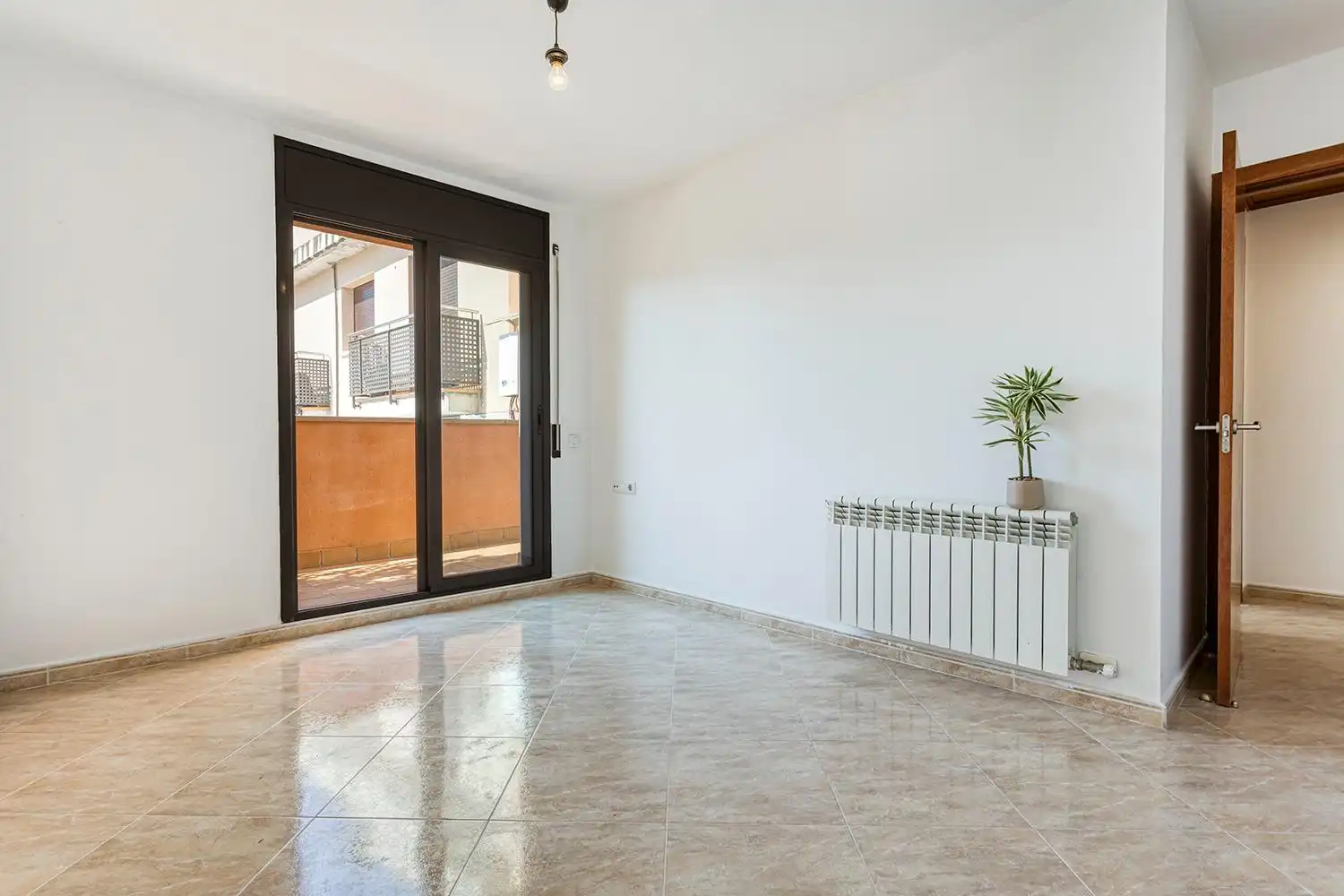 Wohnzimmer von Wohnung zum Verkauf in Vilanova del Camí mit Heizung, Terrasse und Balkon